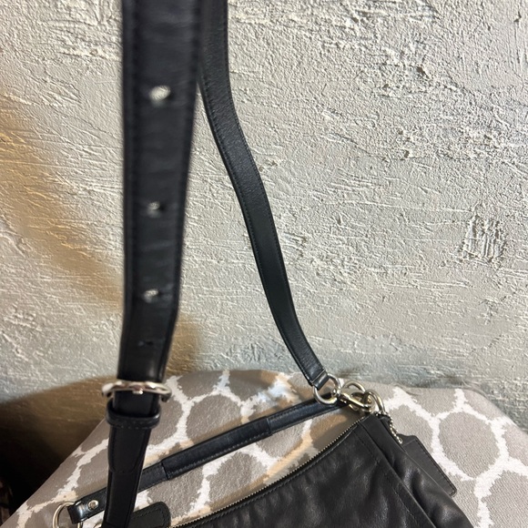 Coach Black Crossbody Bag with Adjustable Strap and Flap Closure - Picture 8 of 16